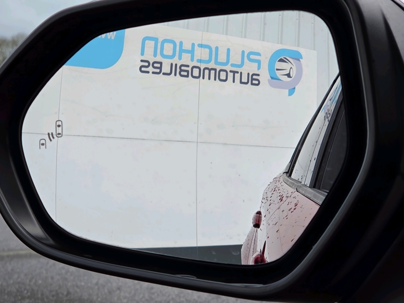 Photo 18 - Toyota Corolla Touring Spt