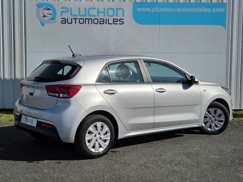 Kia
                    Rio