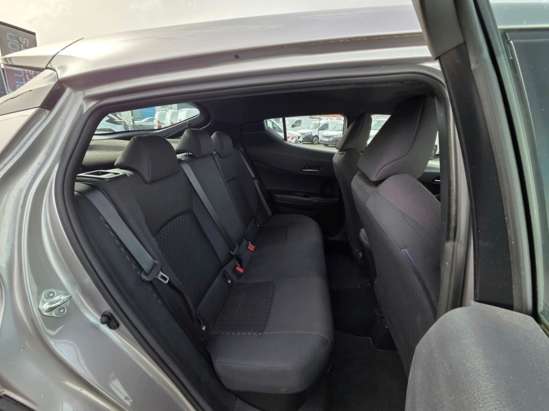 Photo 15 - Toyota C-HR