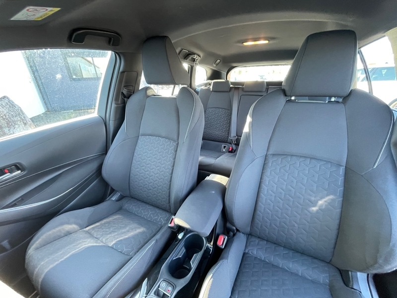 Photo 9 - Toyota Corolla Touring Spt