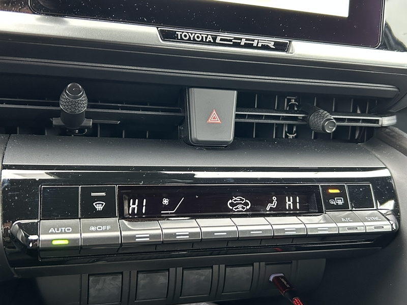 Photo 12 - Toyota C-HR