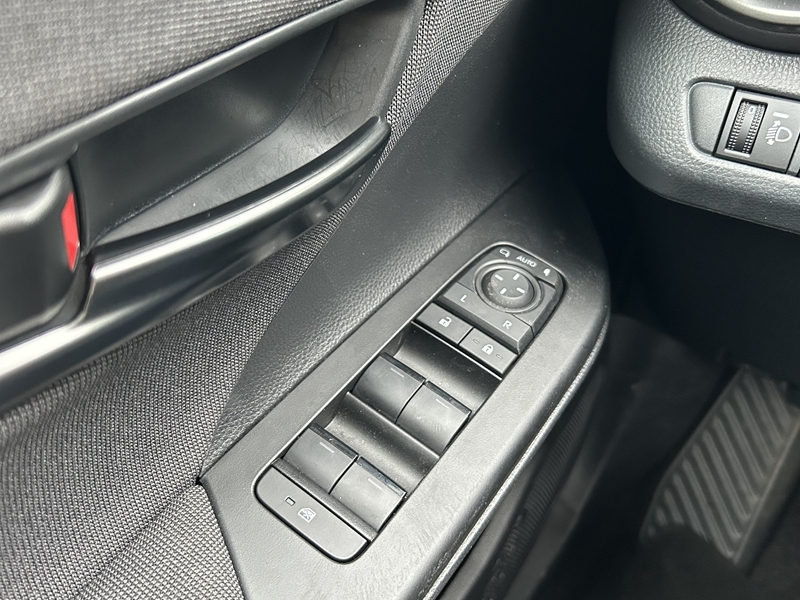 Photo 13 - Toyota C-HR