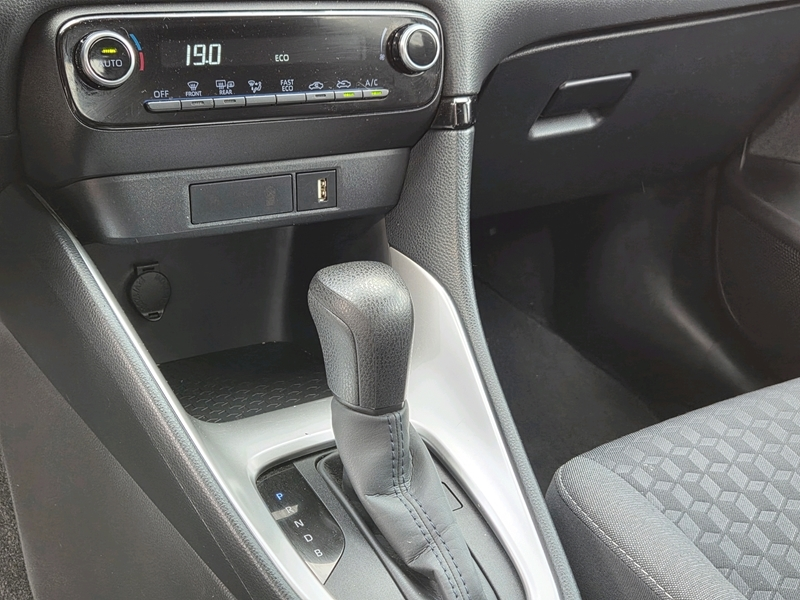 Photo 7 - Toyota Yaris