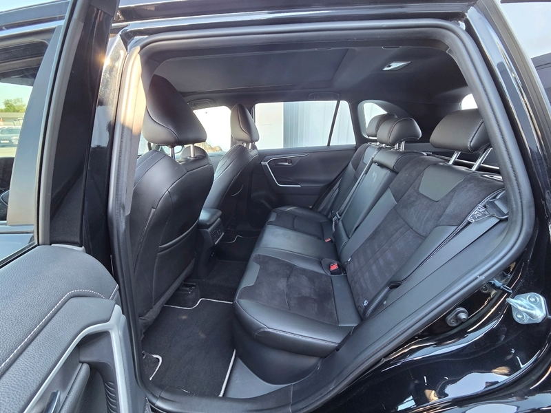Photo 15 - Toyota RAV4