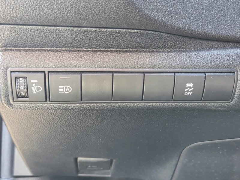 Photo 17 - Toyota Corolla Touring Spt