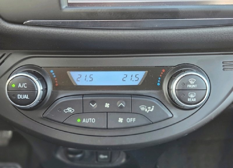 Photo 9 - Toyota Yaris