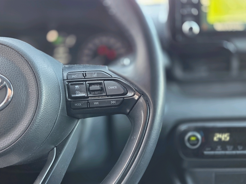 Photo 5 - Toyota Yaris