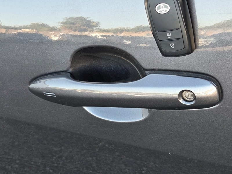Photo 17 - Toyota Yaris
